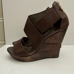 Diane von Furstenberg Opal Brown crisscross wedge sandal Sz 7.5